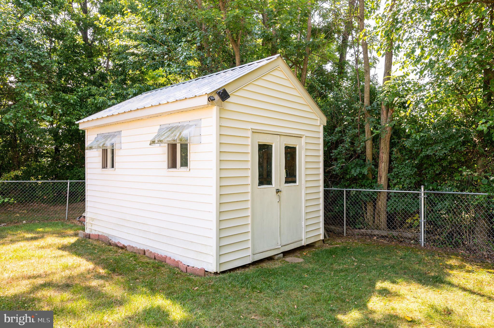 PINE GROVE ESTATES - Residential