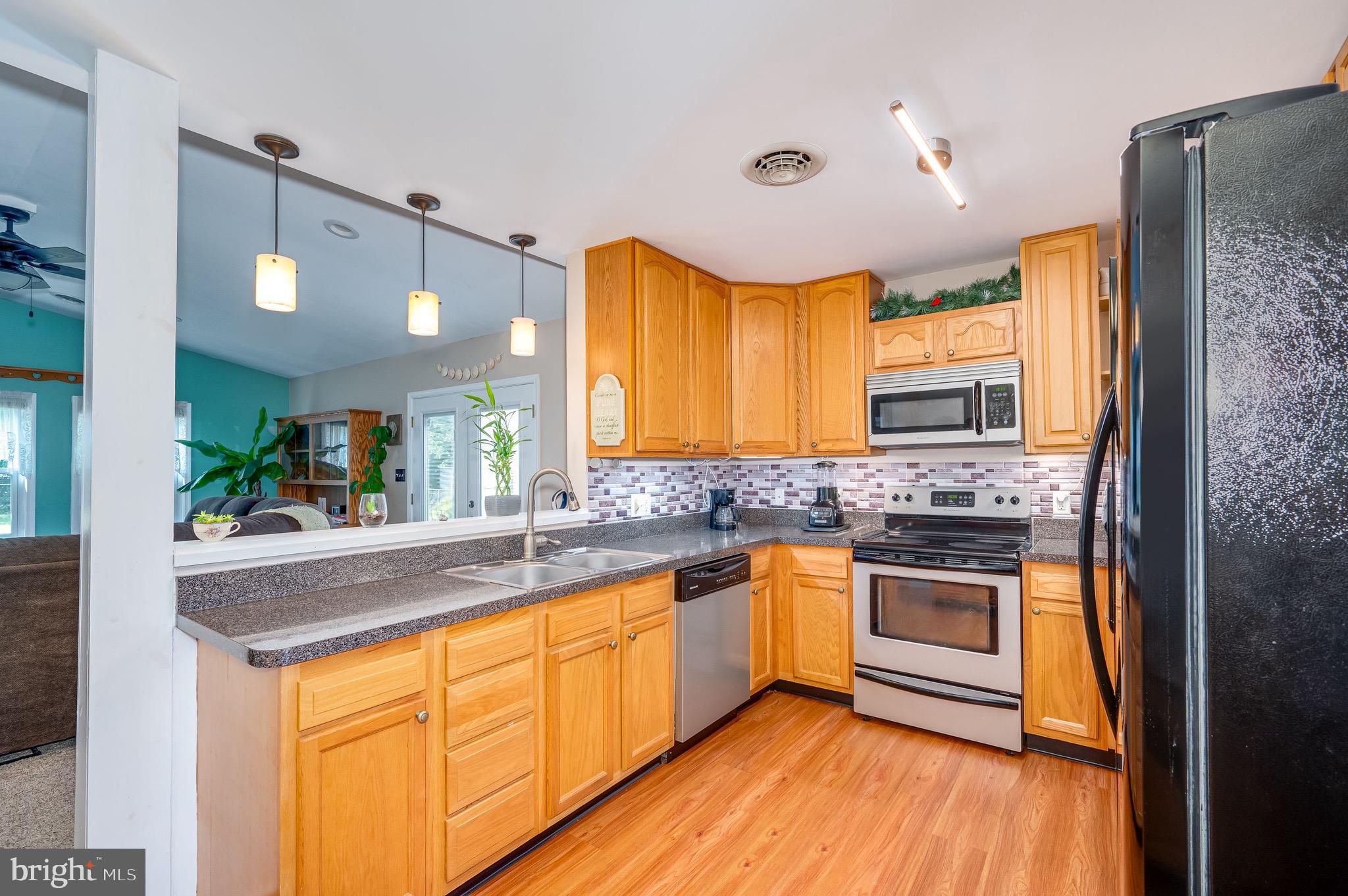 PINE GROVE ESTATES - Residential