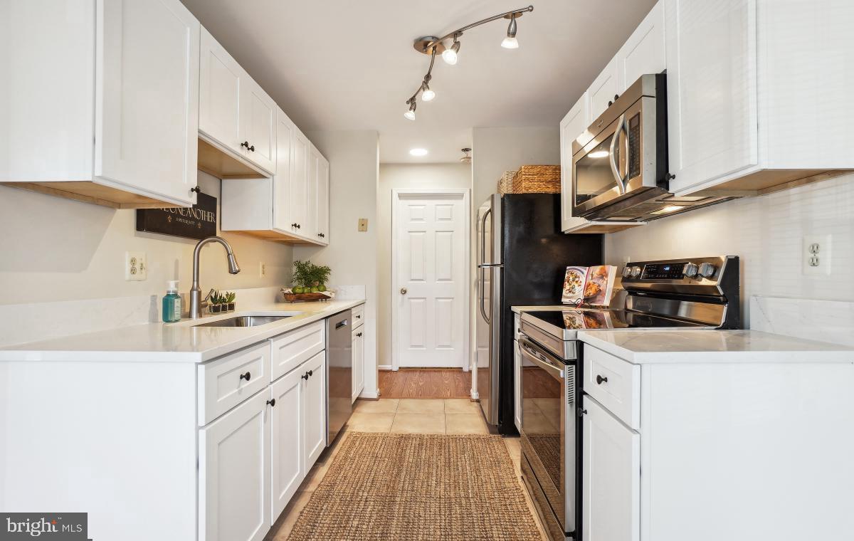 BATTERY HEIGHTS - Residential Lease