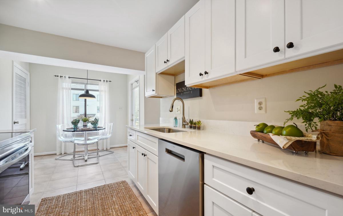 BATTERY HEIGHTS - Residential Lease