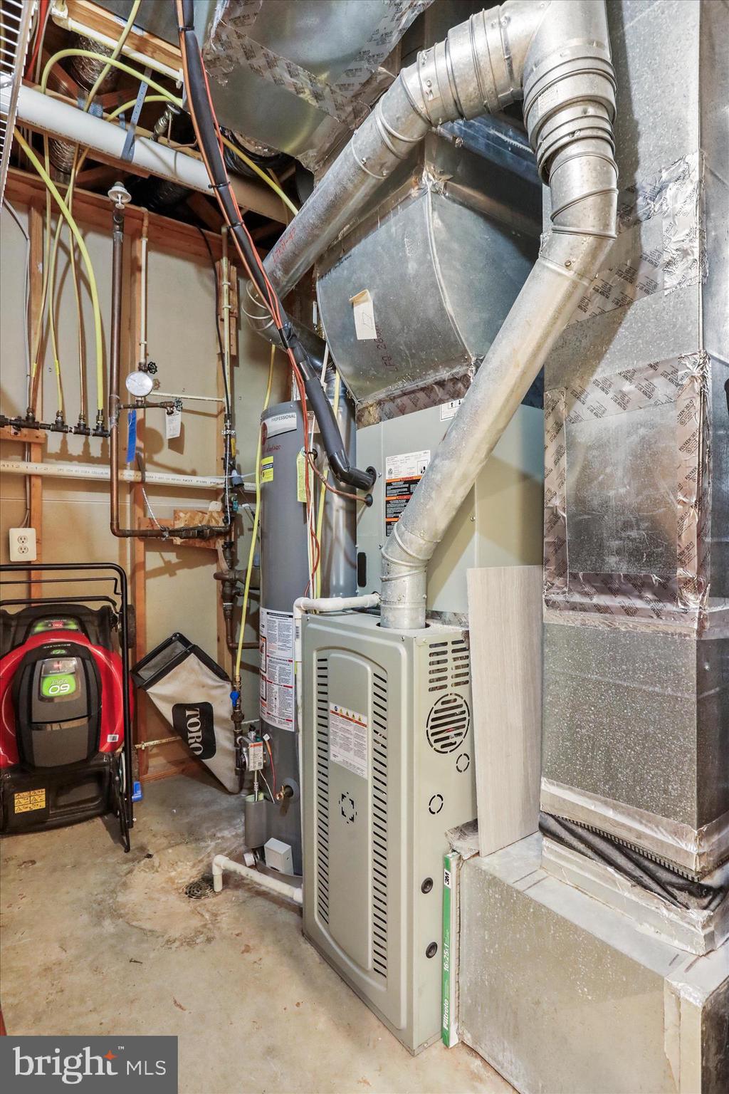 WHITTIER POND - Residential