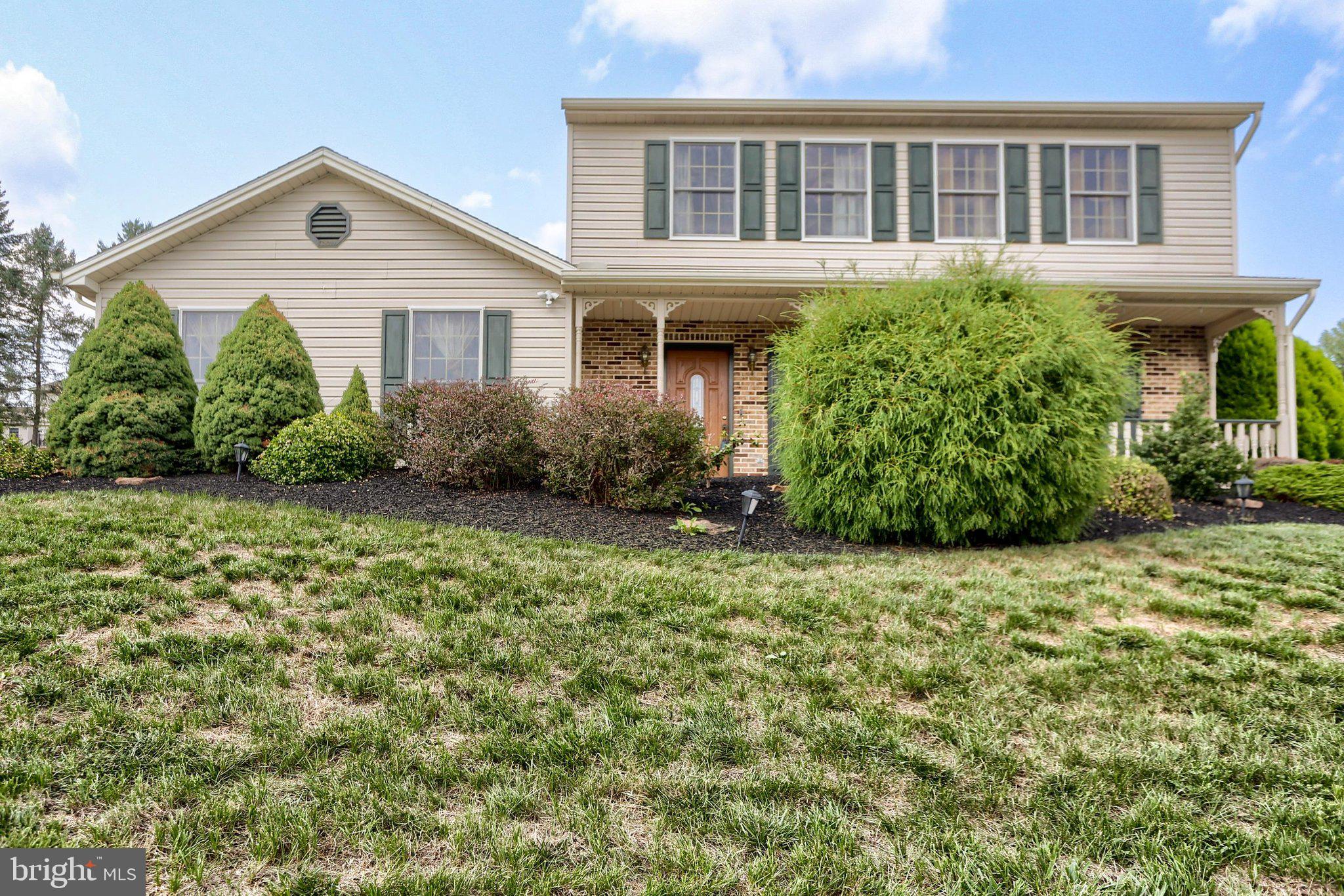 888 SUNNYHILL LANE