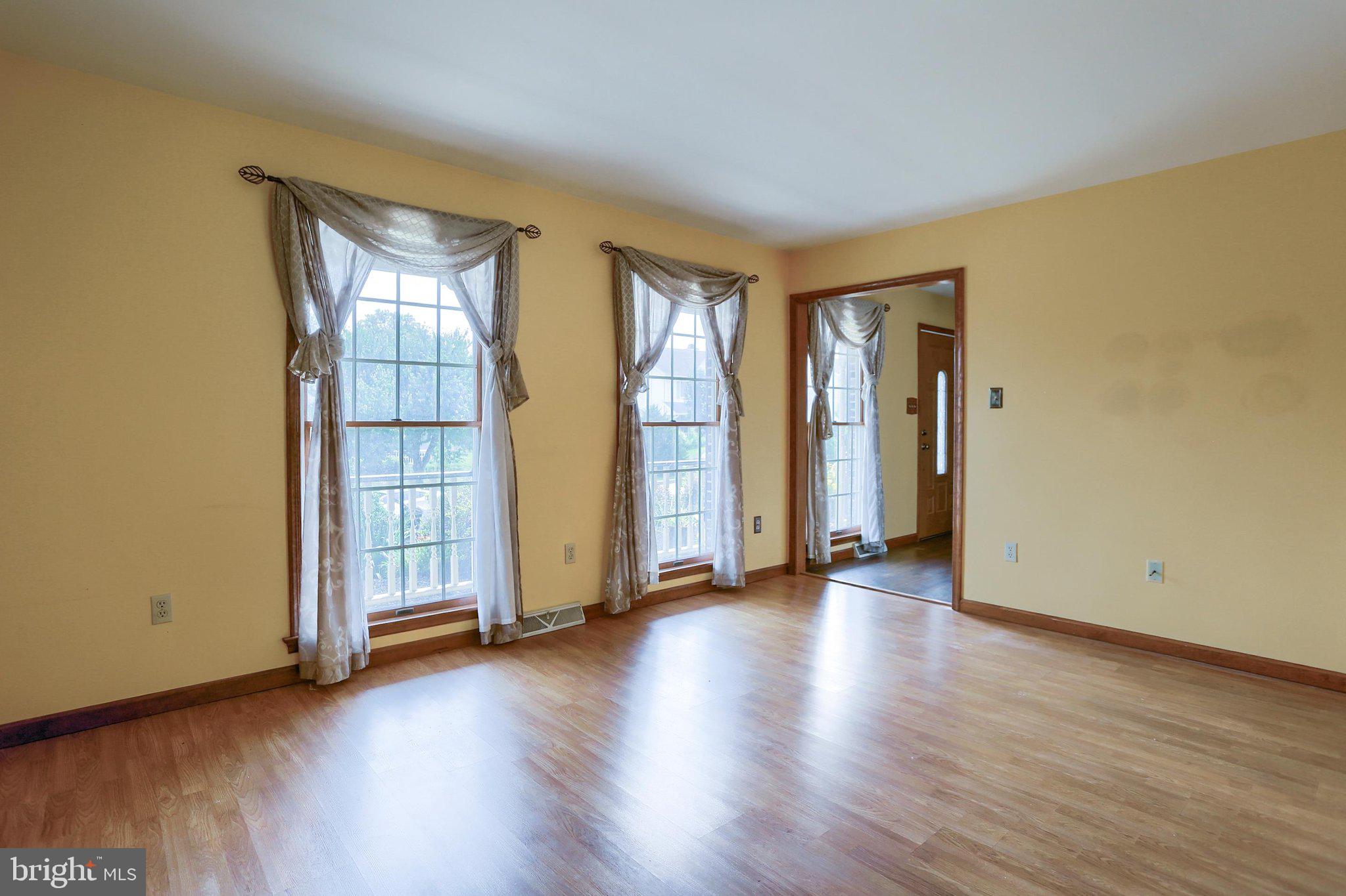 888 SUNNYHILL LANE