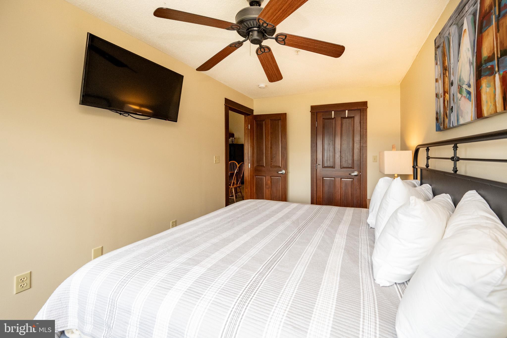 SILVER TREE SUITES - Residential