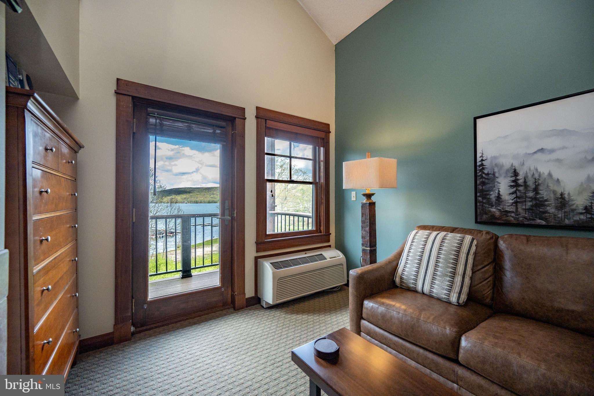 SILVER TREE SUITES - Residential