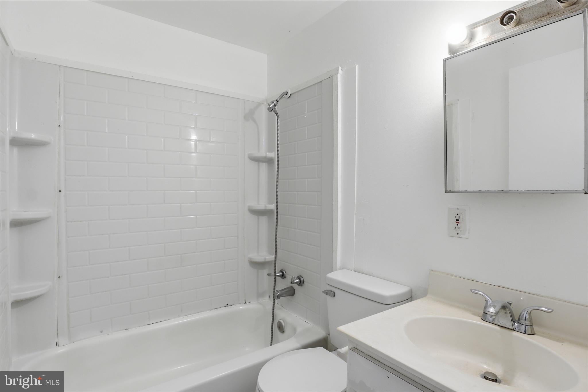 HYATTSVILLE - Residential