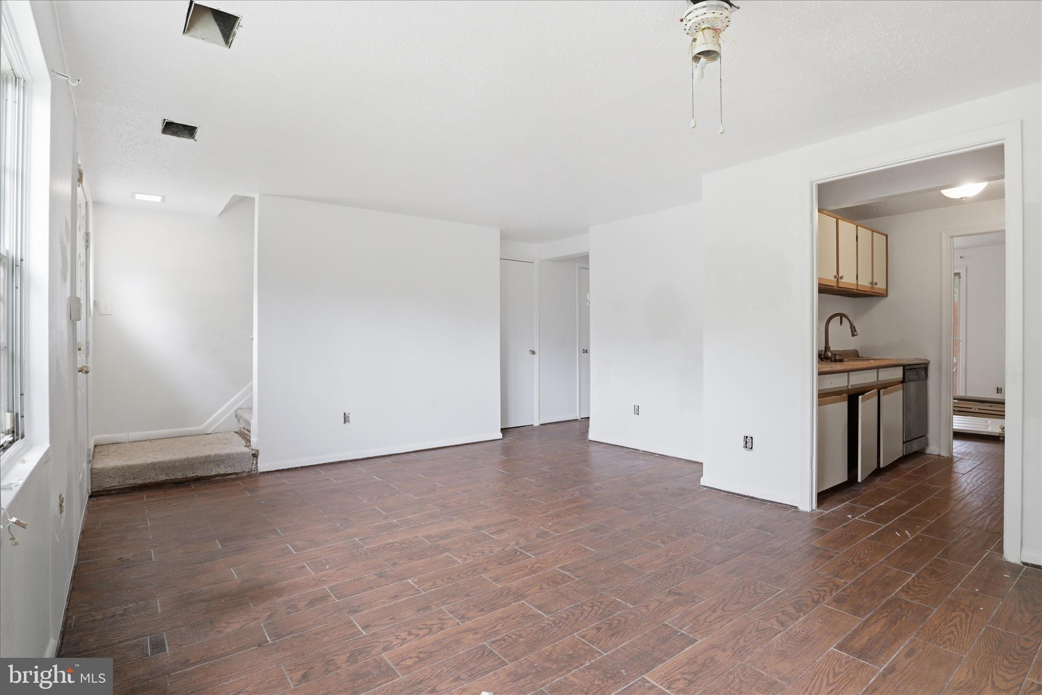 1732 DUTCH VILLAGE DRIVE N-369