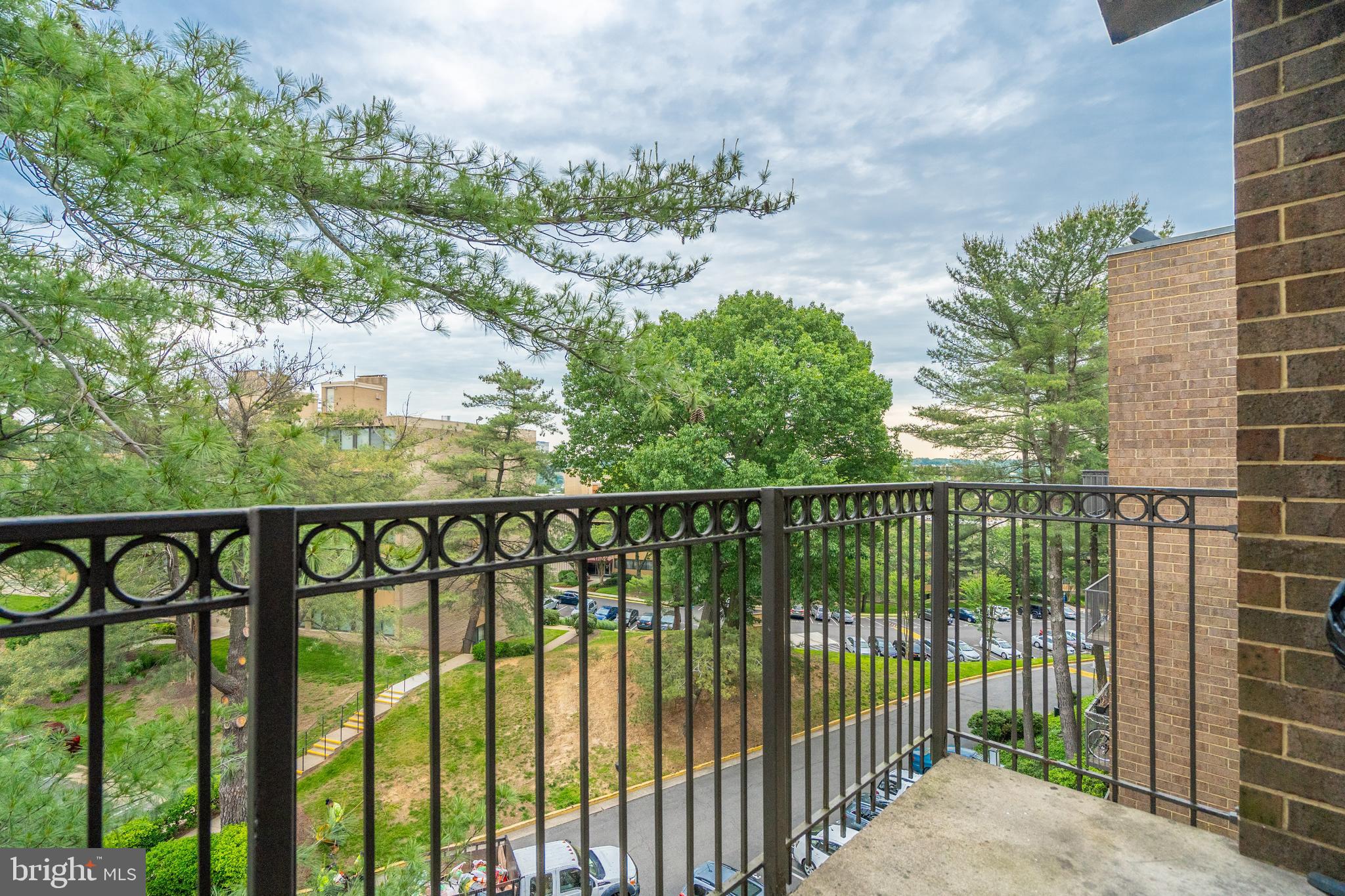 EOS TWENTY-ONE - Residential