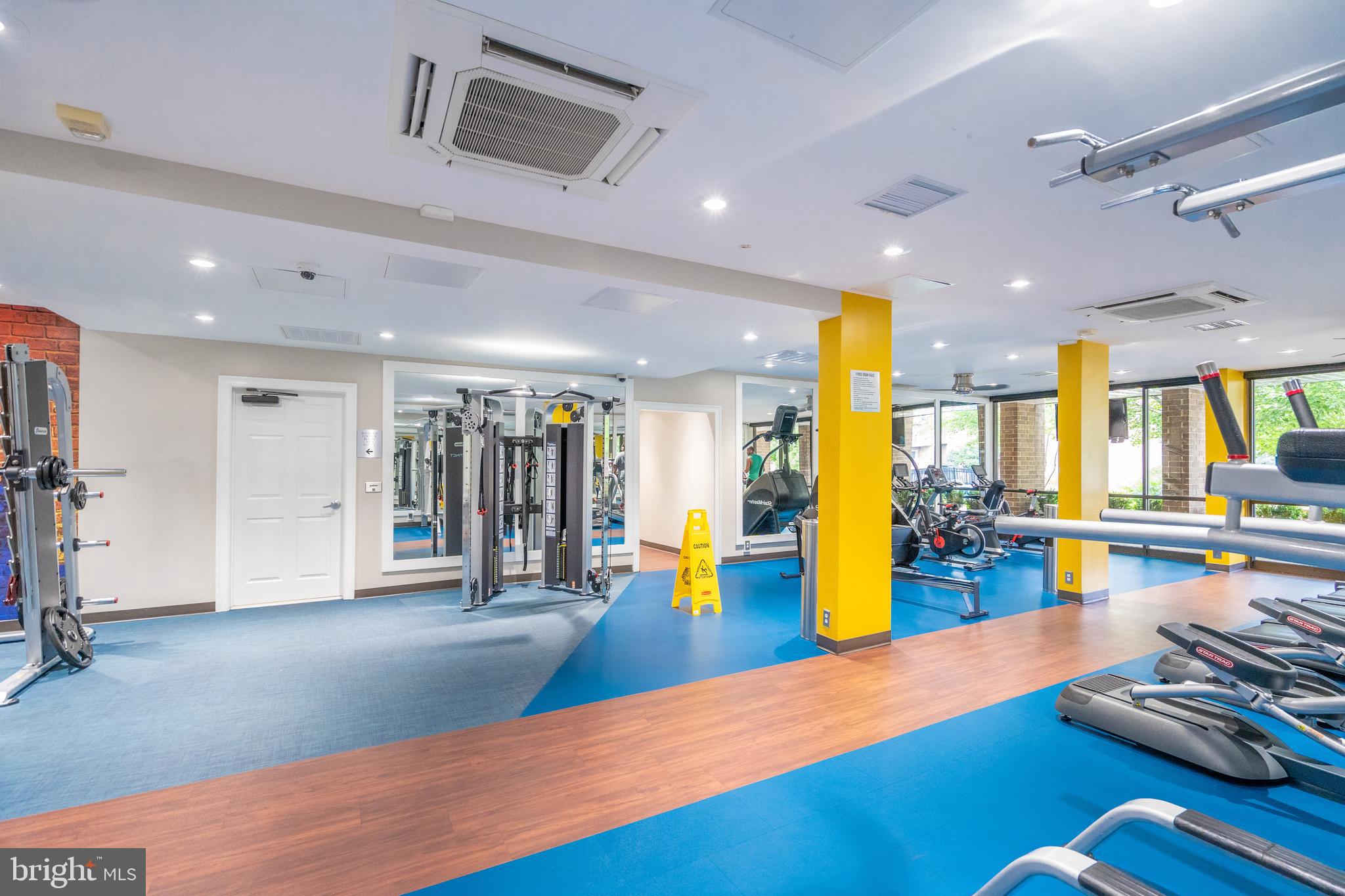 EOS TWENTY-ONE - Residential