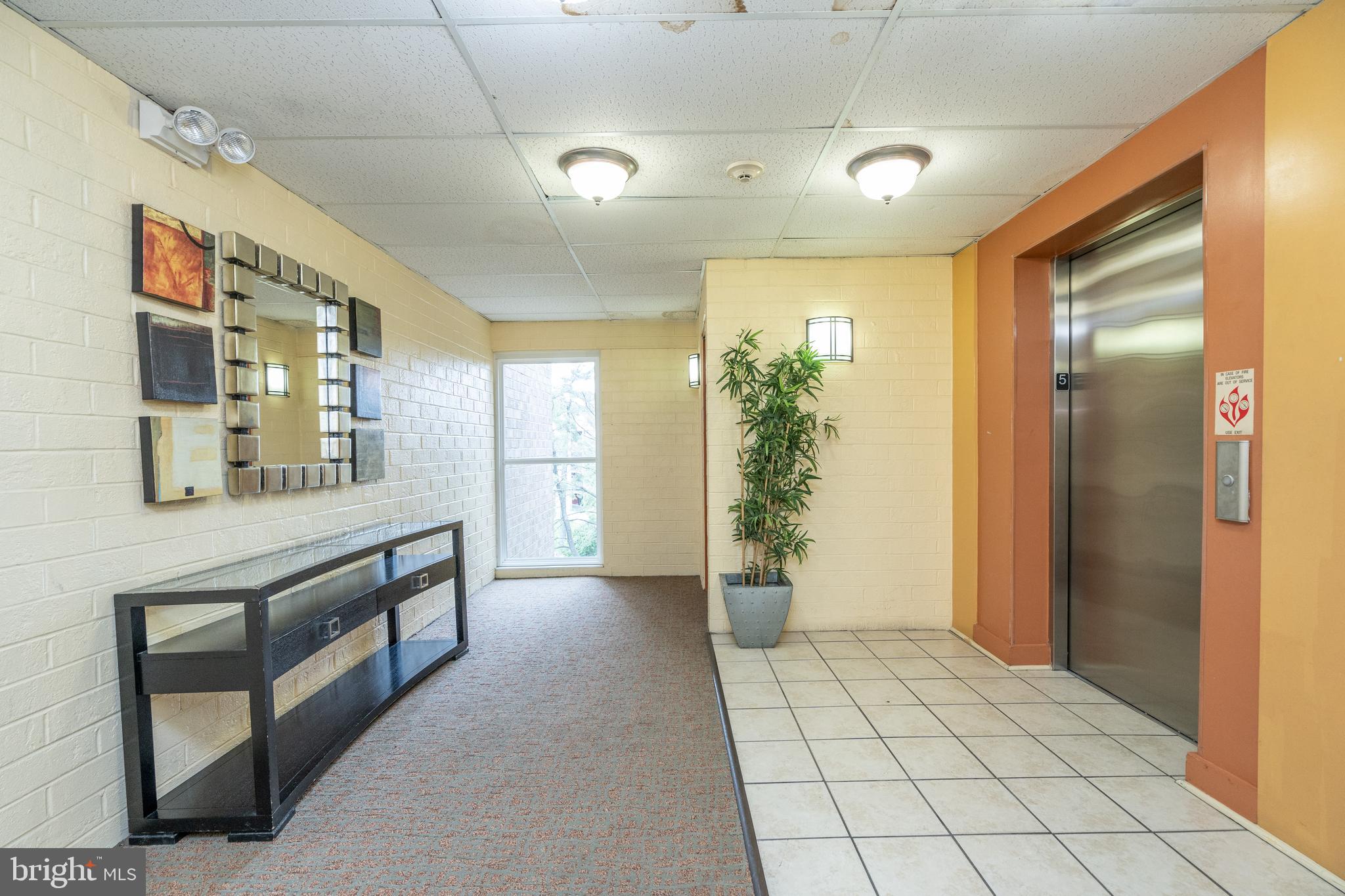 EOS TWENTY-ONE - Residential