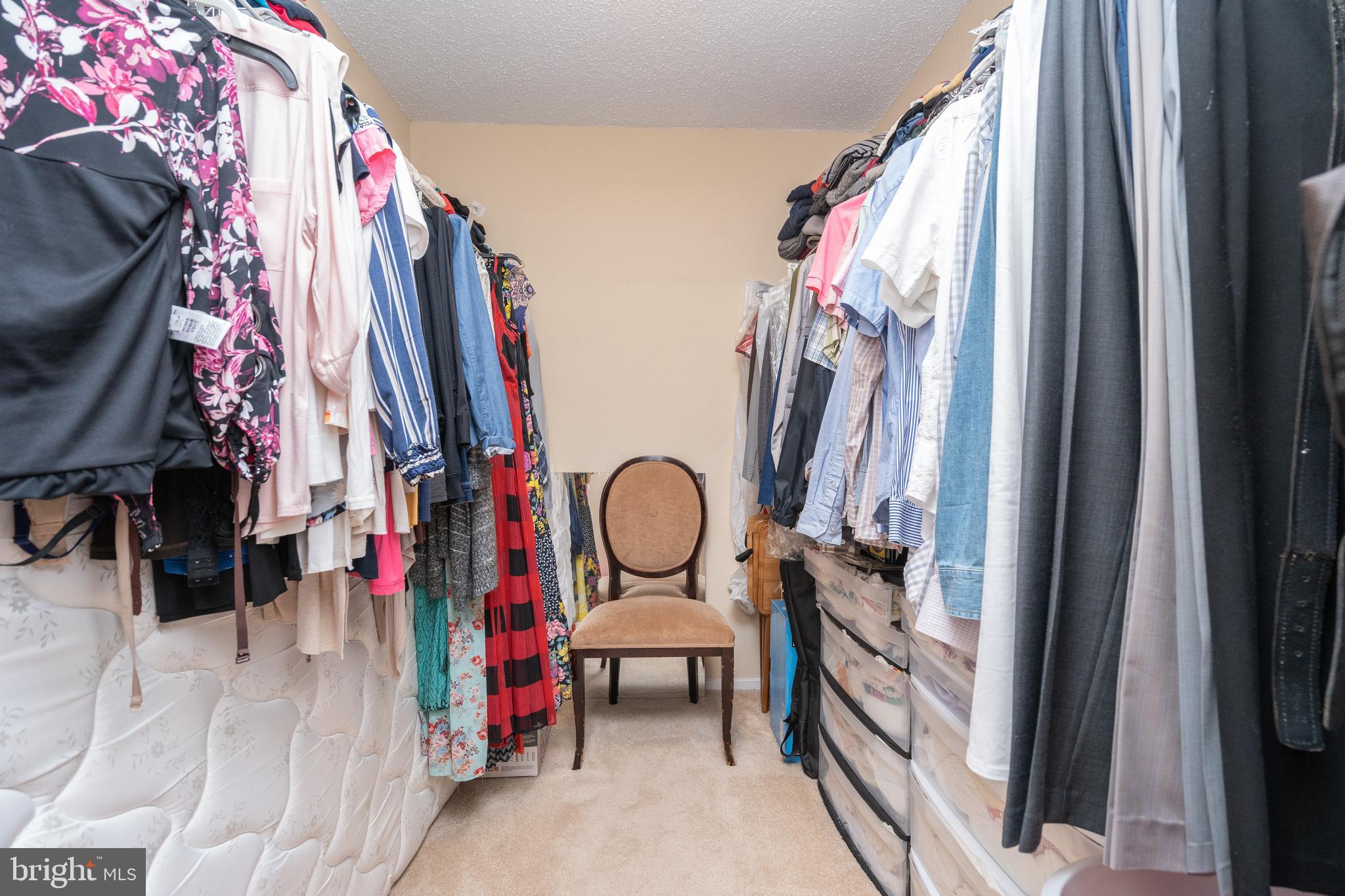 EOS TWENTY-ONE - Residential