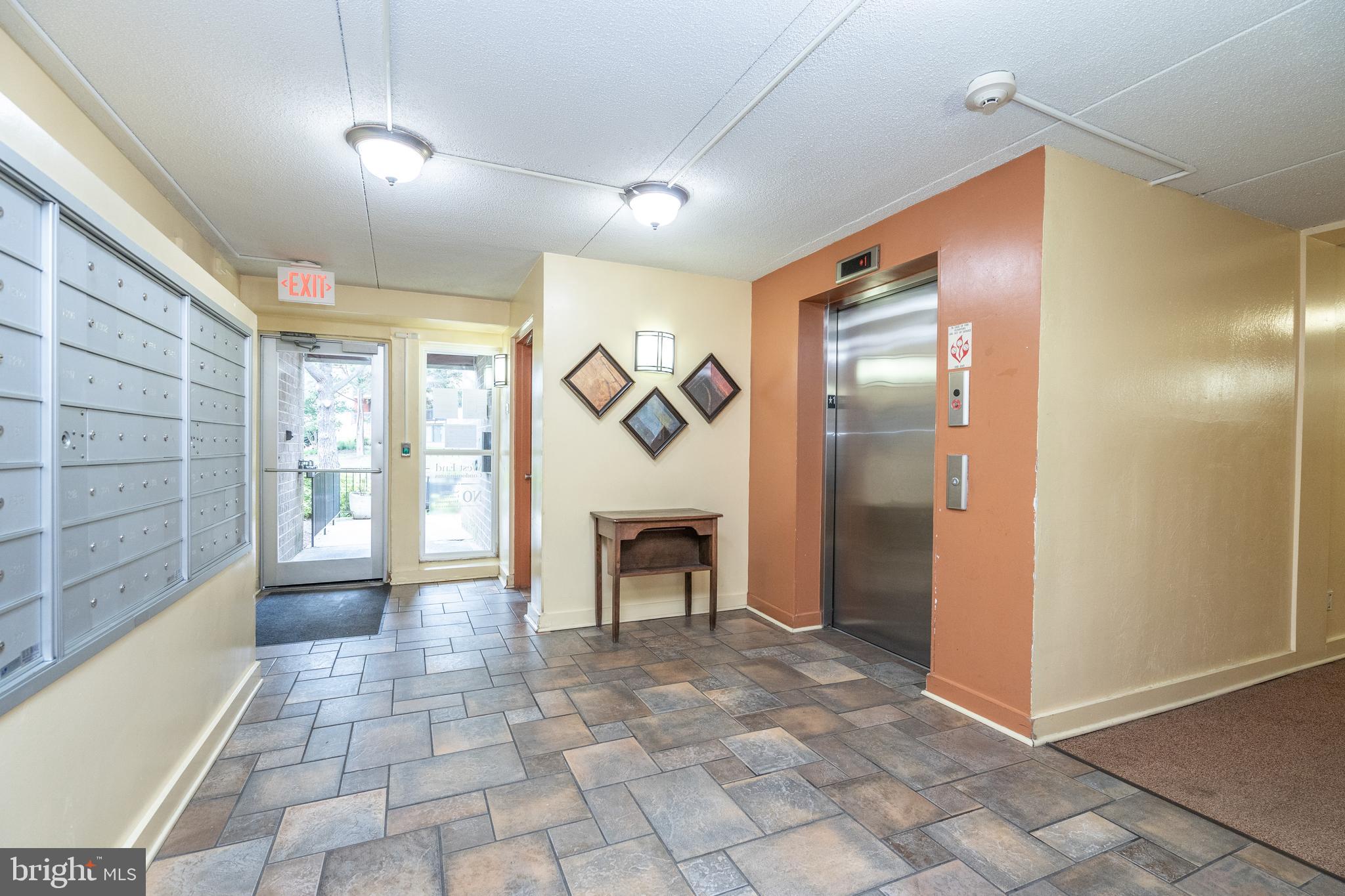 EOS TWENTY-ONE - Residential