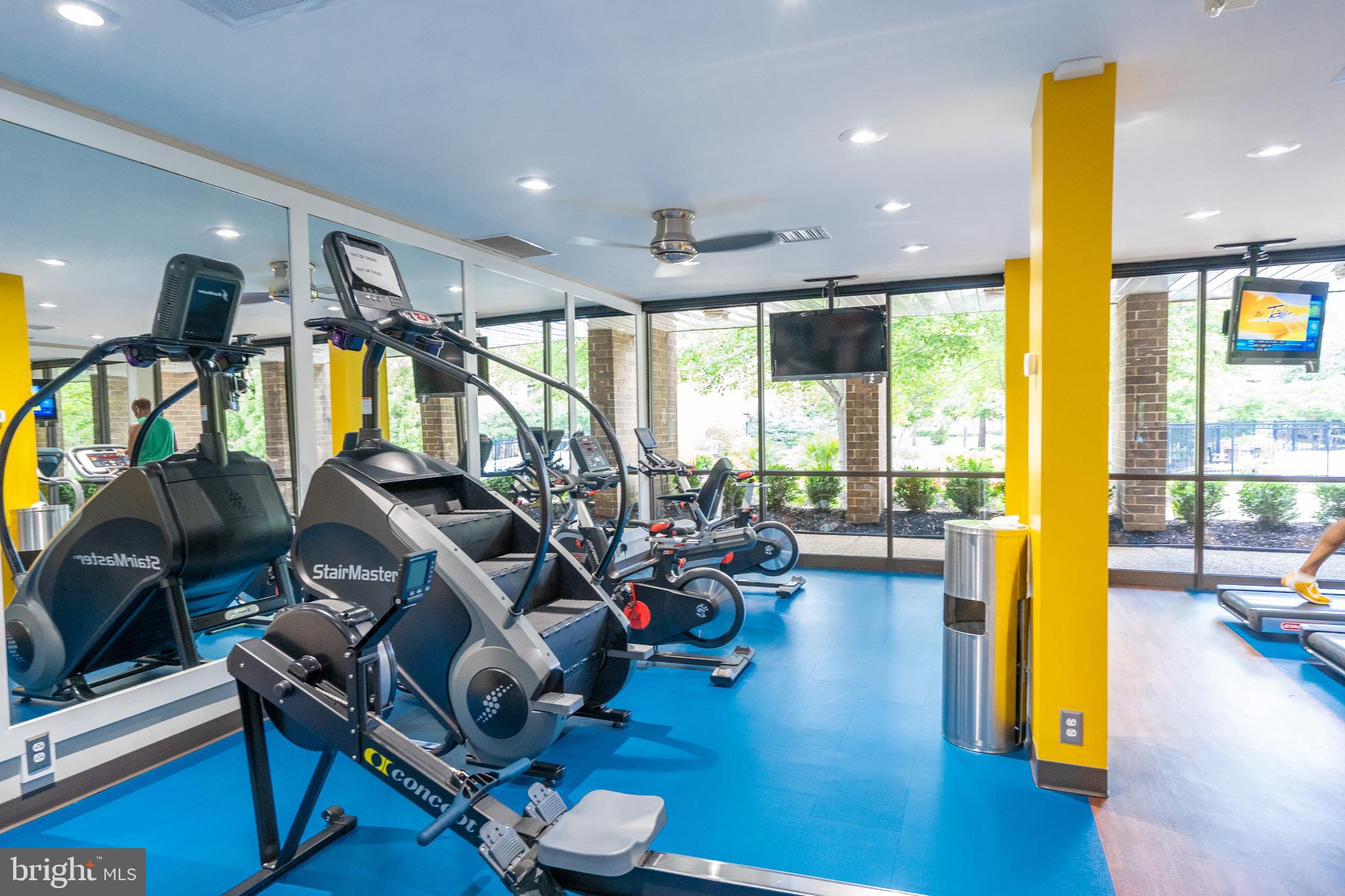 EOS TWENTY-ONE - Residential