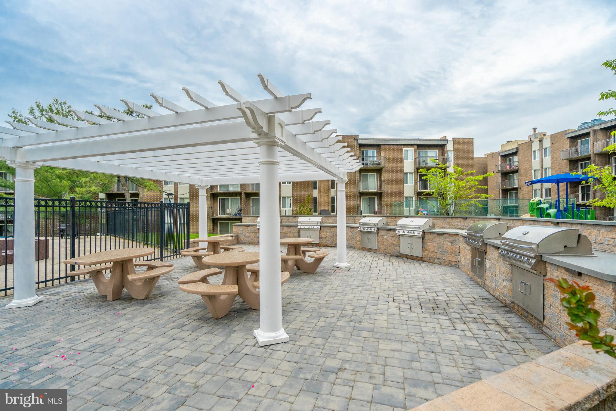 EOS TWENTY-ONE - Residential