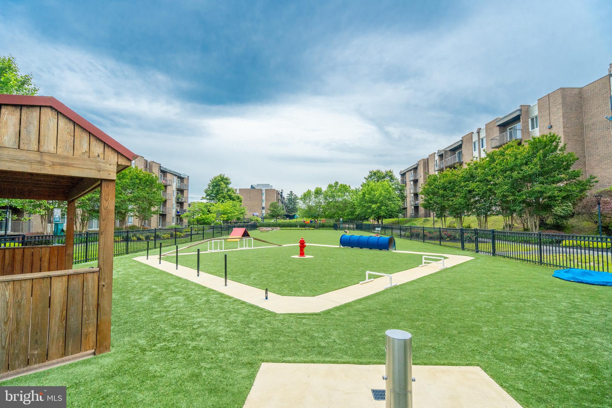 EOS TWENTY-ONE - Residential