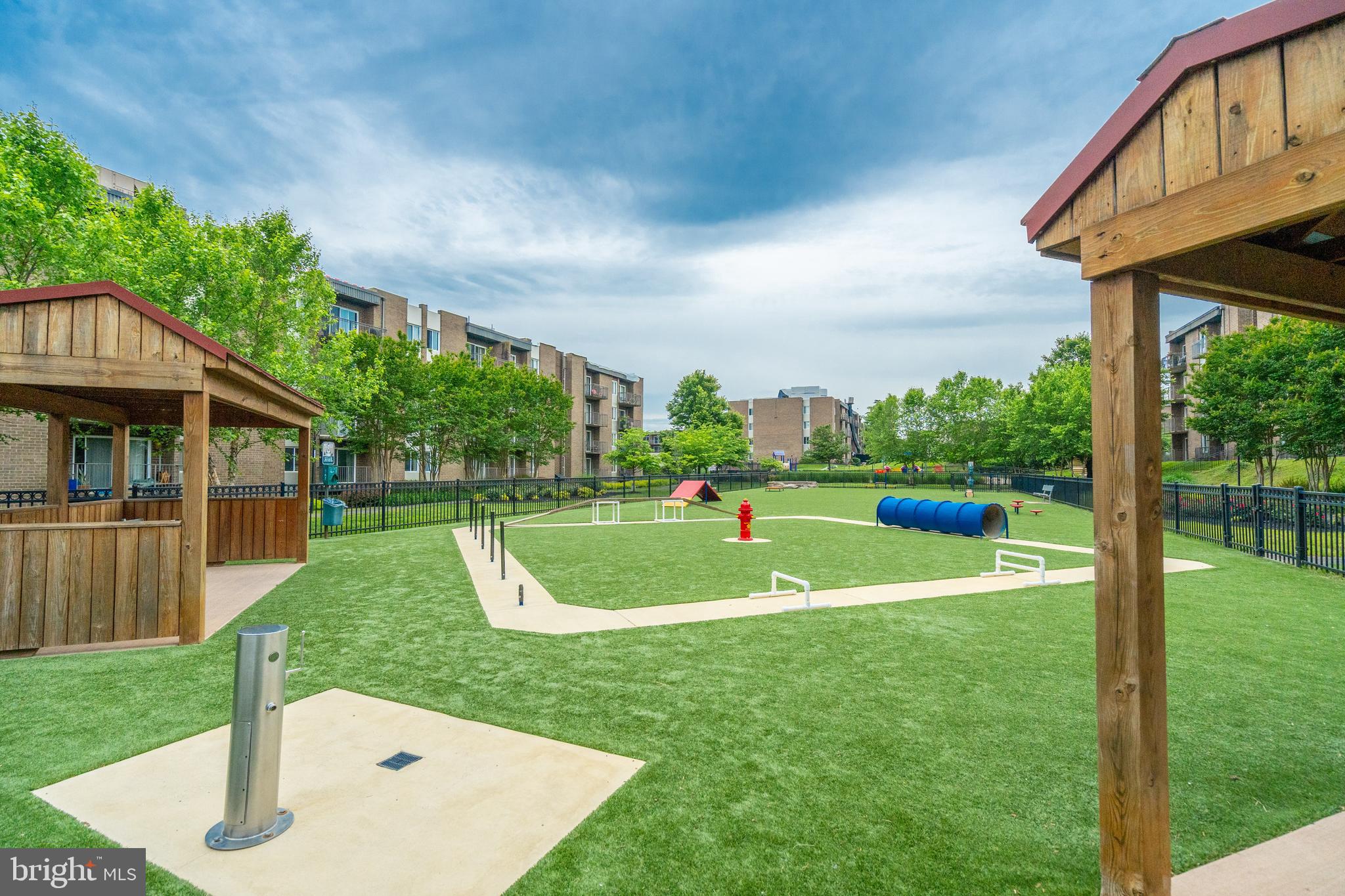 EOS TWENTY-ONE - Residential