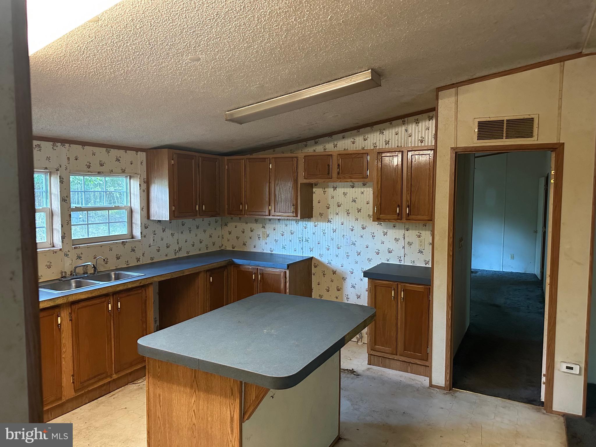 WOODLAND ESTATES - Residential