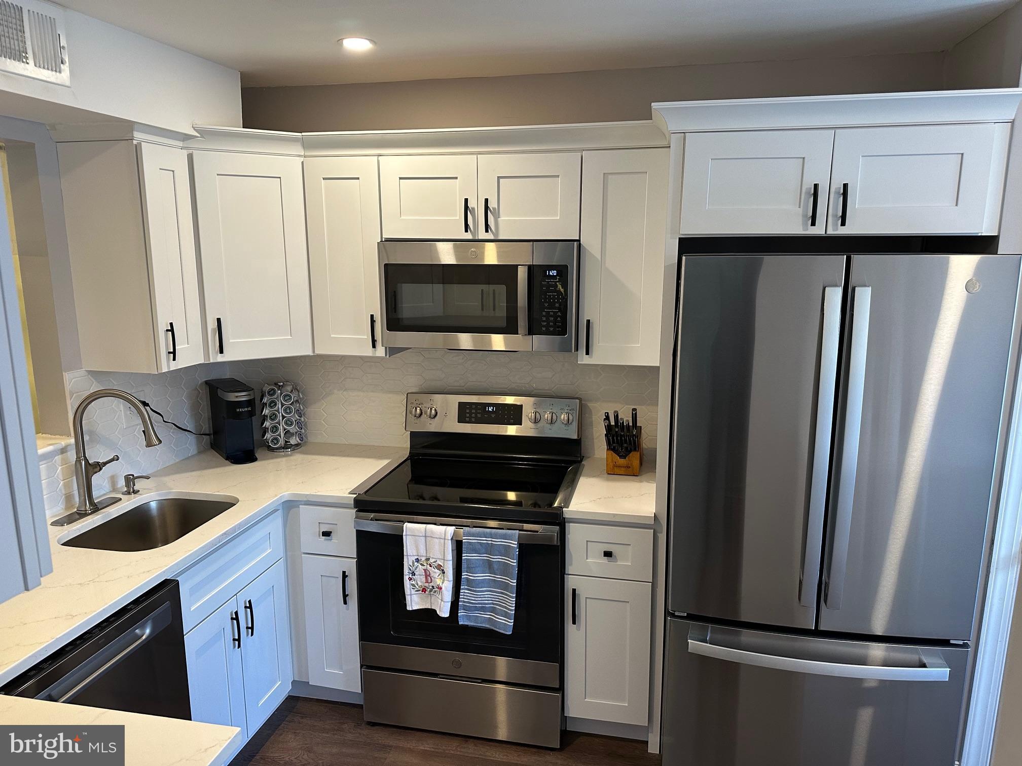 WILLOW KNOLL - Residential