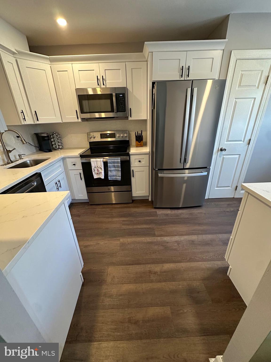 WILLOW KNOLL - Residential