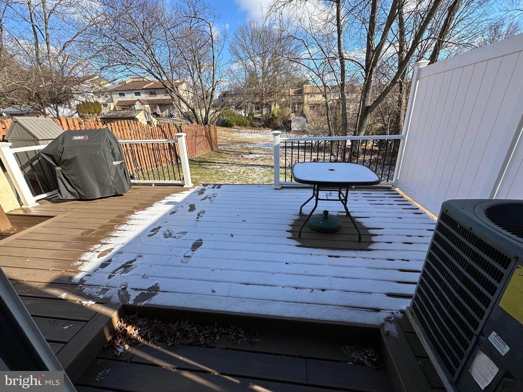 WILLOW KNOLL - Residential