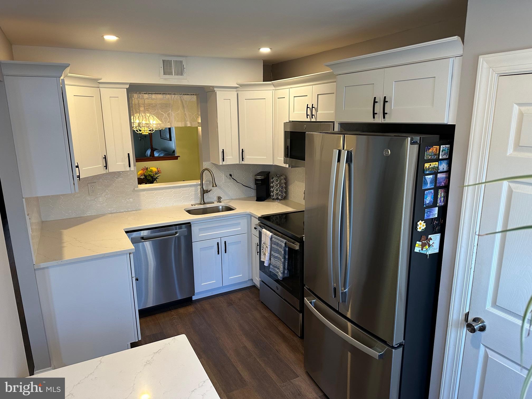 WILLOW KNOLL - Residential