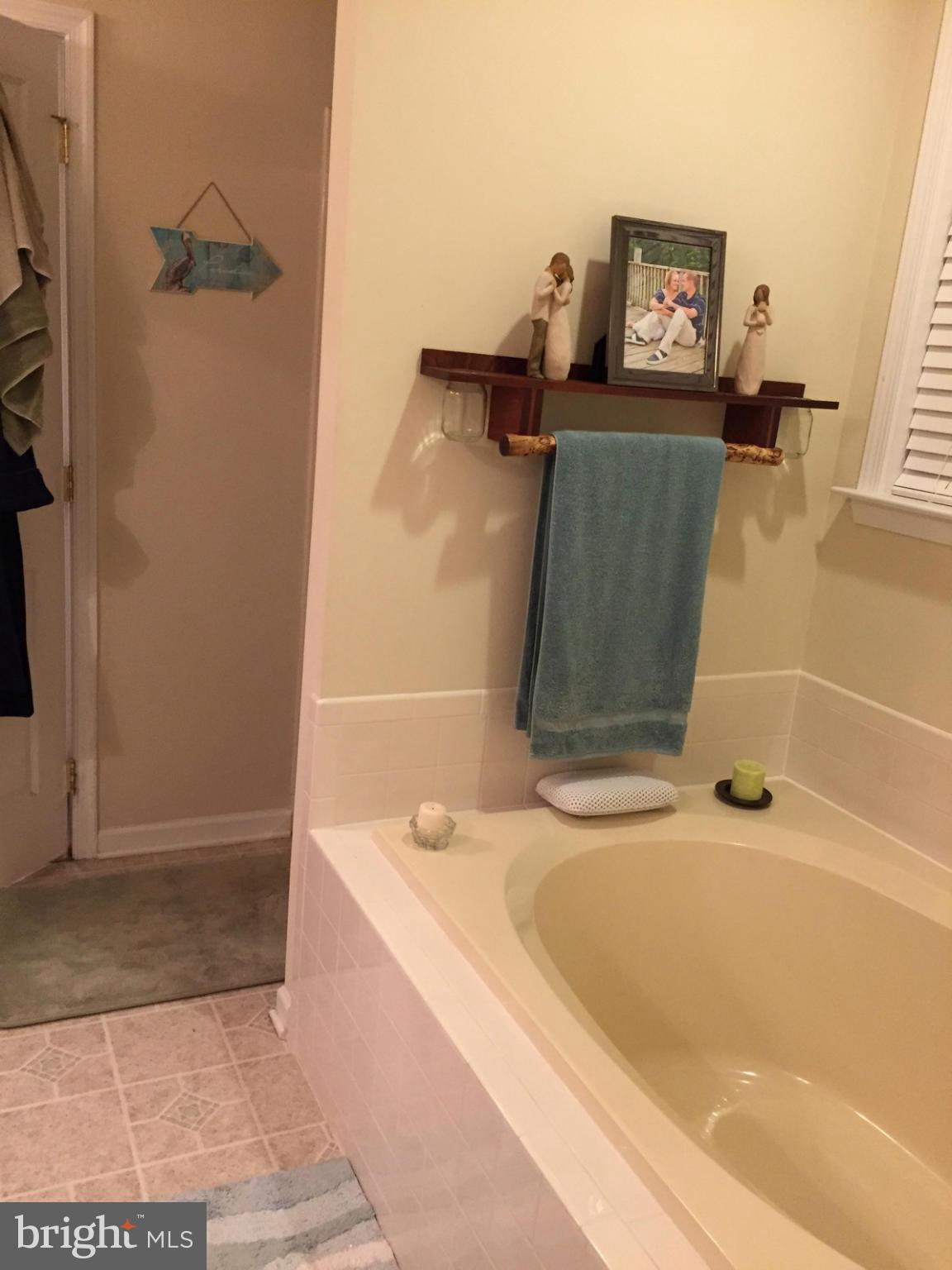 BENTWOOD ESTATES - Residential