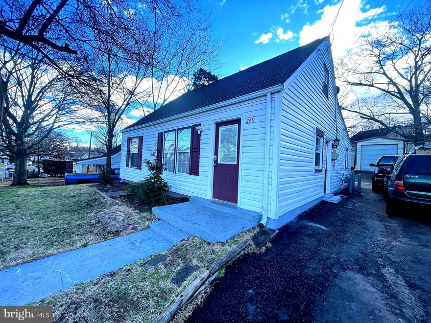 Welcome to this charming 4- bedroom home with spacious yard and private driveway. Come take a look at this ready to move in home. It's in a Great Location Easy access to 28 and I-66. This property has two full Bathroom with upgraded Bathrooms Upgraded Kitchen. Main Bedroom has its own Full Bathroom.  Shopping Center and VRE near by.