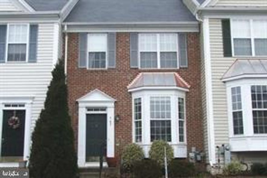 Annapolis - Windgate Community --Freshly painted and new carpeting being done -- Townhome w/ three bedrooms, two and a half baths, finished lower level with storage area. Kitchen with island, table space, and - deck off kitchen Master bedroom with walk-in closet and full bath, vaulted ceilings. Desirable location minutes to downtown Annapolis, easy access to route 50 to Beaches, DC, and Baltimore - Owner would entertain 2 year+ lease. This one is beautiful. More photos to come.
Please note: All HomeRiver Group residents are enrolled in the Resident Benefits Package (RBP) for $39.95/month which includes a convenient option for renters insurance, HVAC air filter delivery (for applicable properties), credit building to help boost your credit score with timely rent payments, $1M Identity Protection, move-in concierge service making utility connection and home service setup a breeze during your move-in, our best-in-class resident rewards program, and much more! More details will be provided upon application.