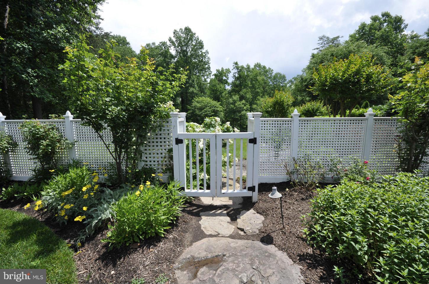 BRYAN POND - Residential