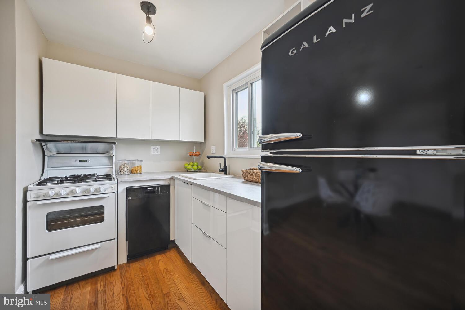 GLEN MANOR - Residential