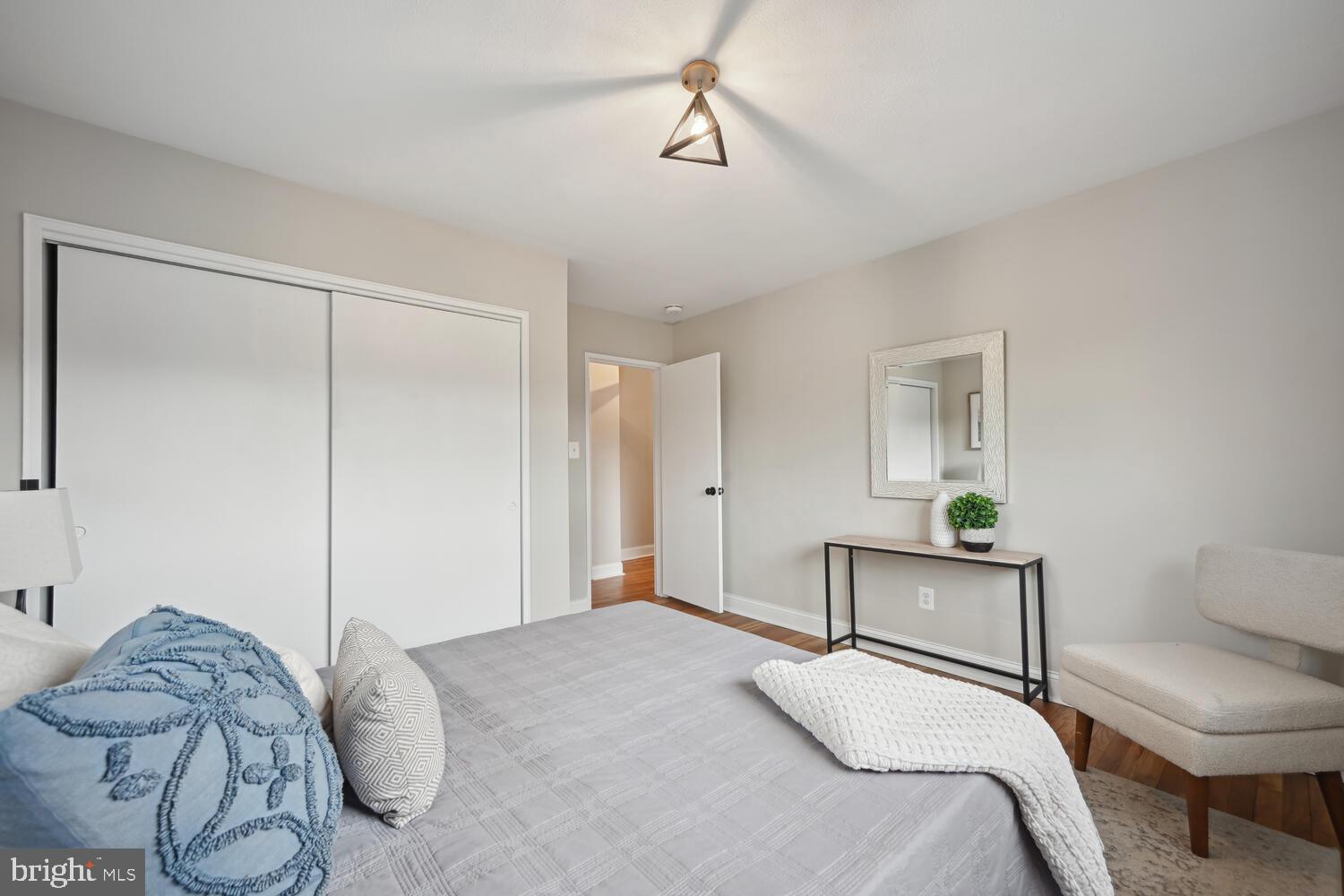 GLEN MANOR - Residential