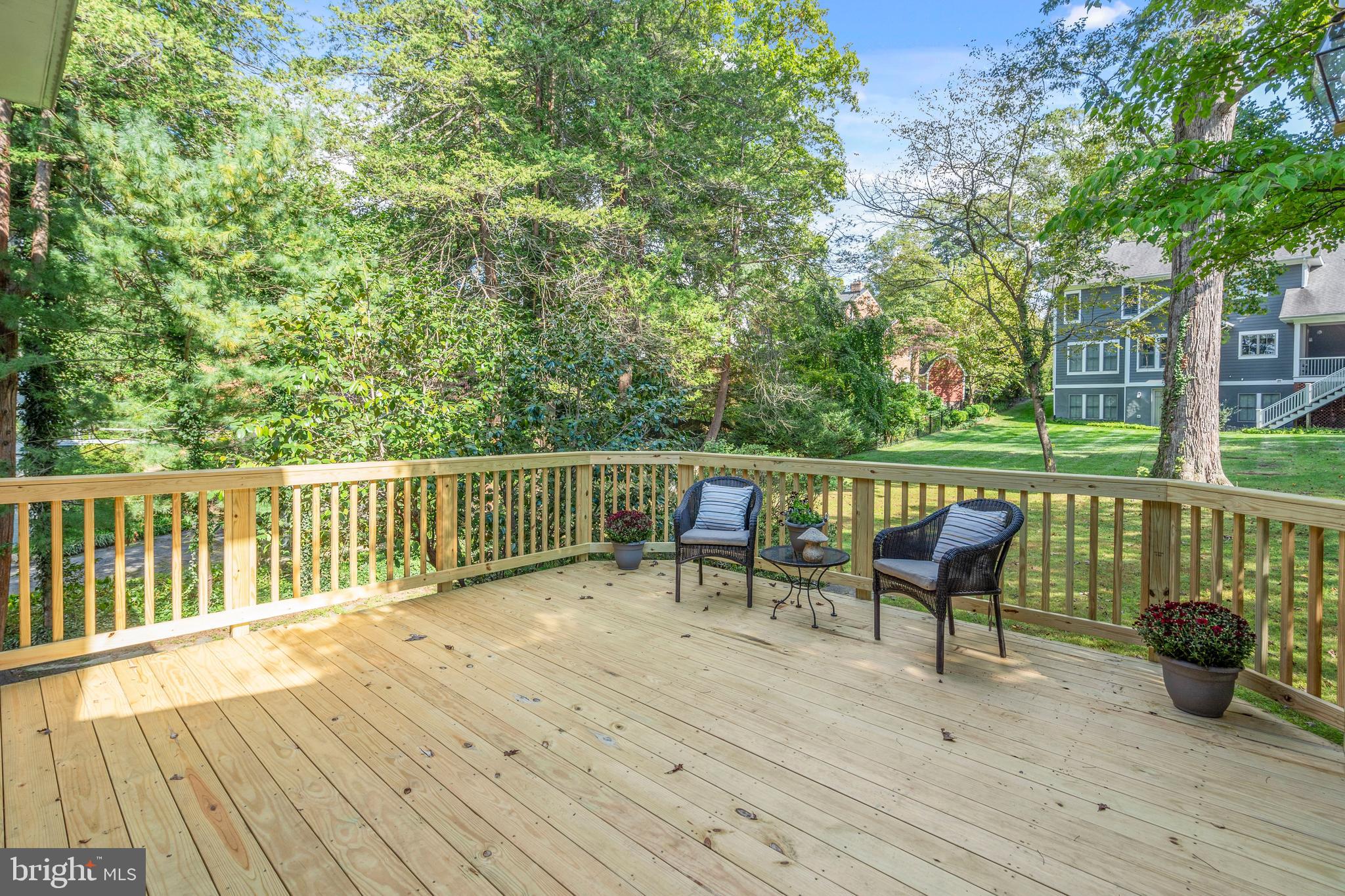 GOLF CLUB MANOR - Residential