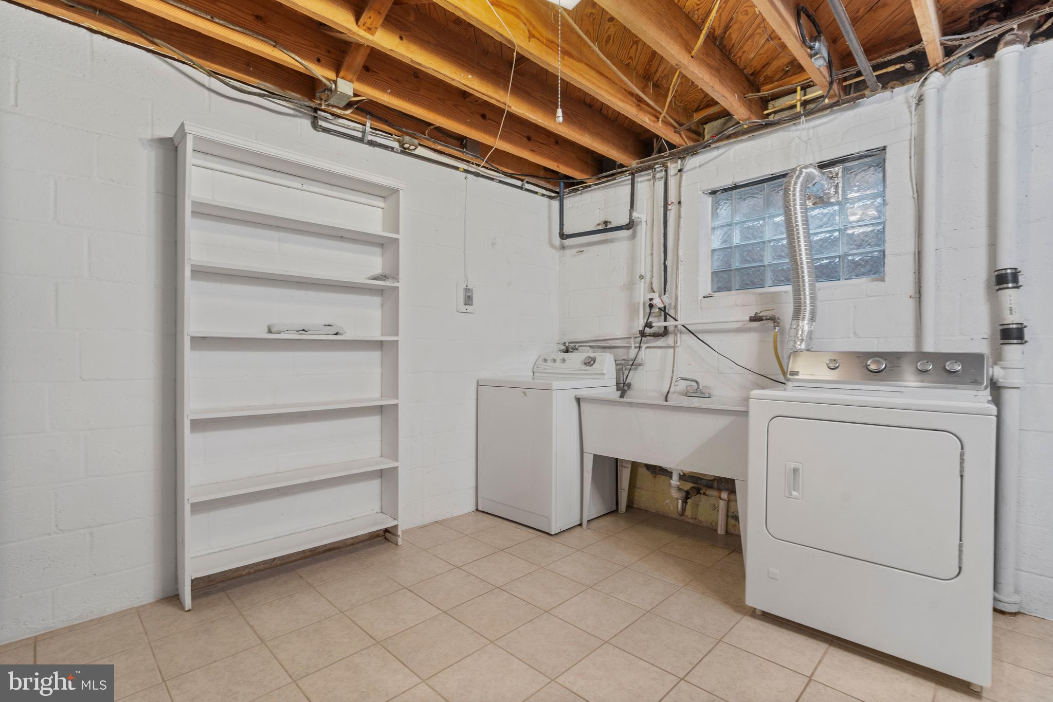 GOLF CLUB MANOR - Residential