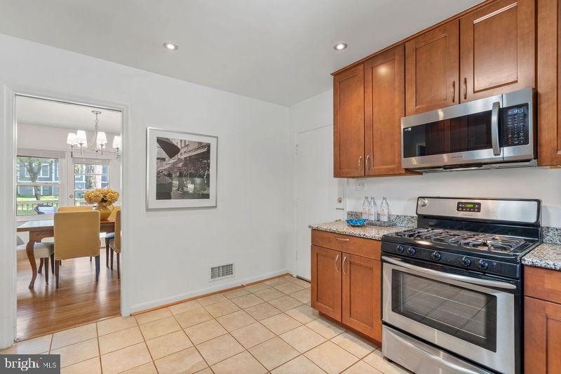 GOLF CLUB MANOR - Residential