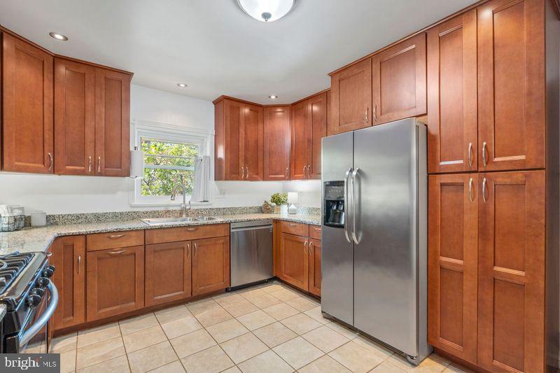 GOLF CLUB MANOR - Residential