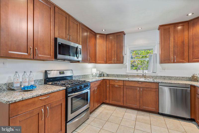 GOLF CLUB MANOR - Residential