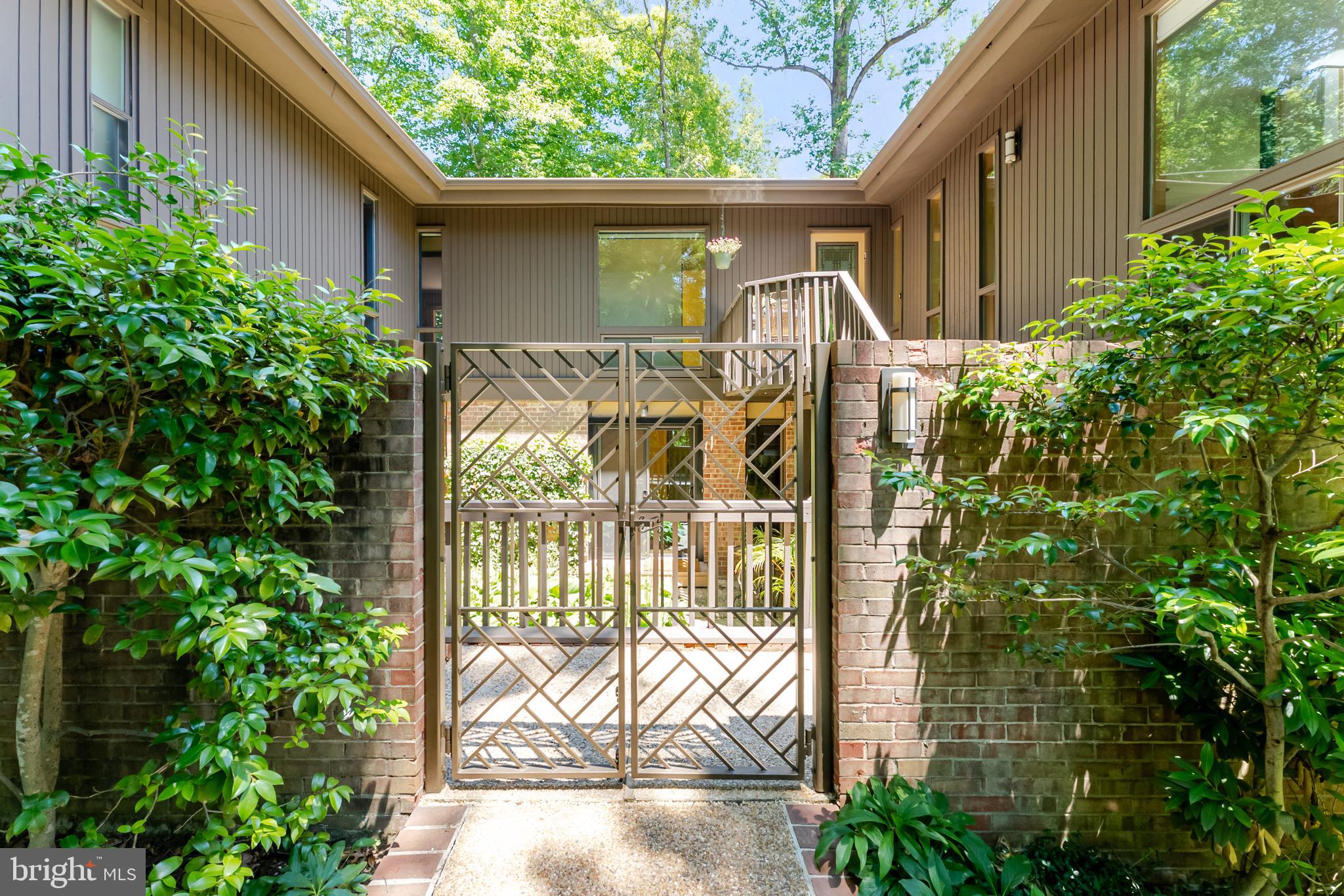 4221 ELIZABETH LANE
