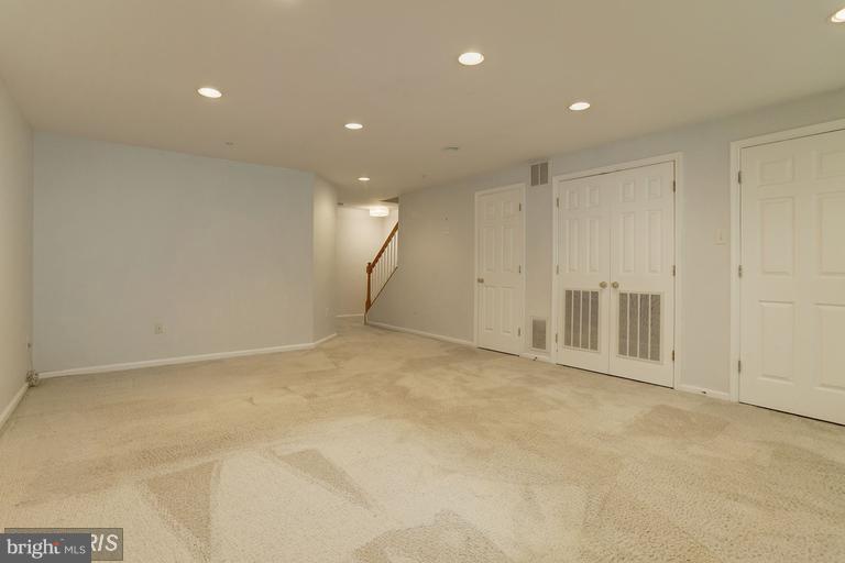 RIVER HILL - Residential Lease