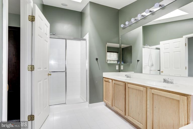 RIVER HILL - Residential Lease