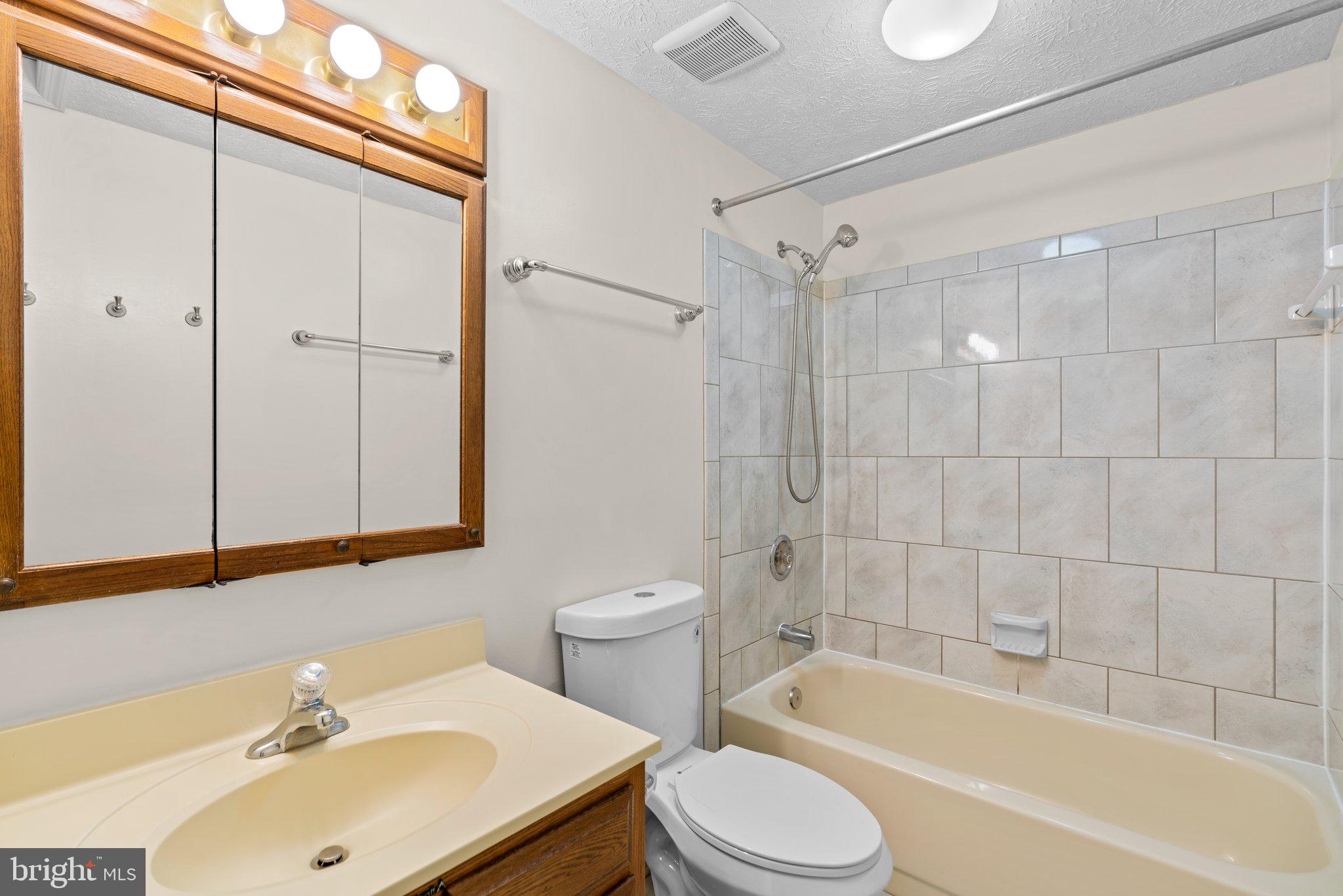 BOWLING BROOK FARMS - Residential