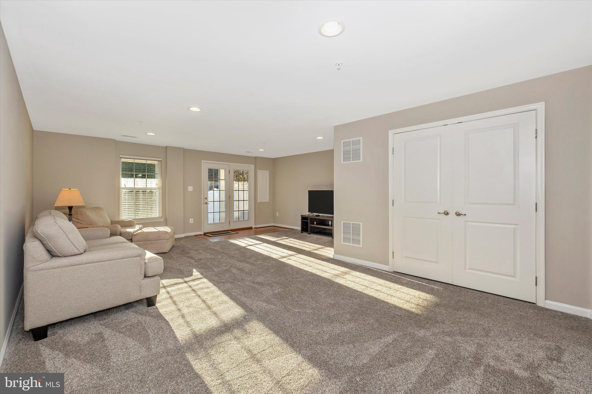 MARKET SQUARE - Residential