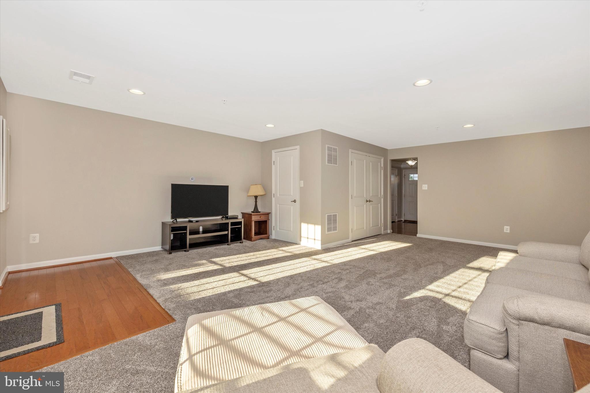 MARKET SQUARE - Residential