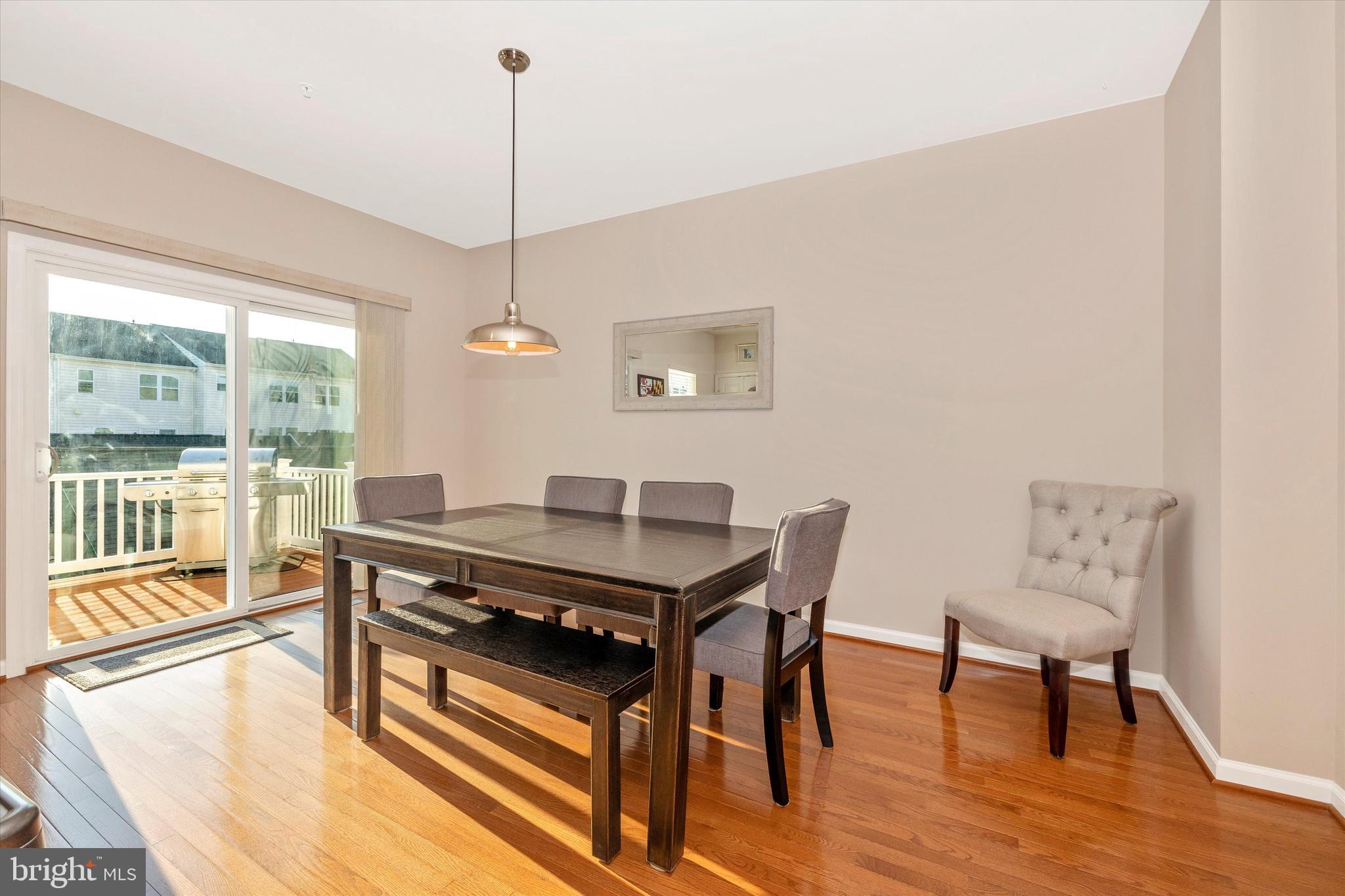 MARKET SQUARE - Residential