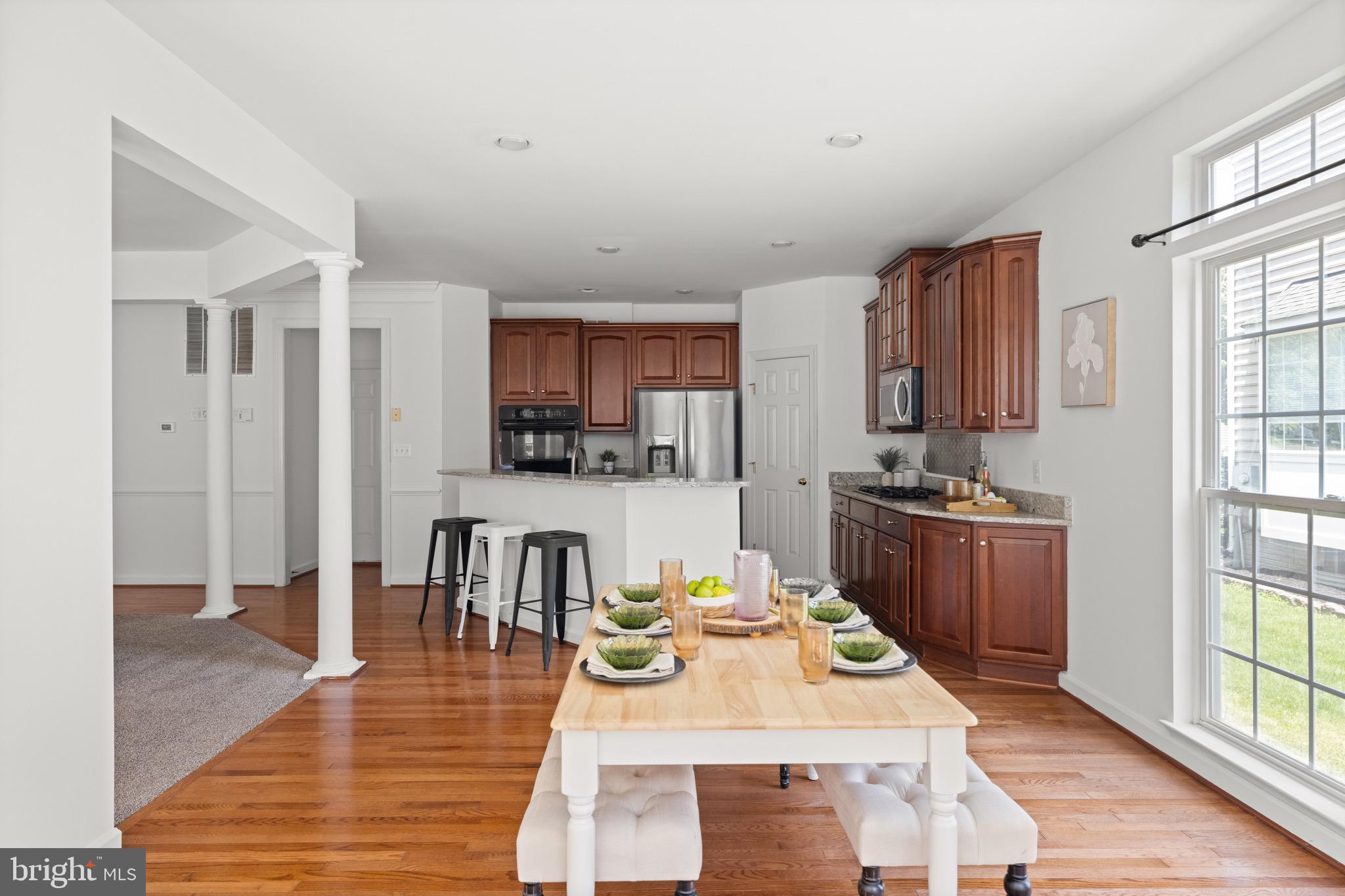 VILLAGE OF WASHINGTON TRAIL - Residential