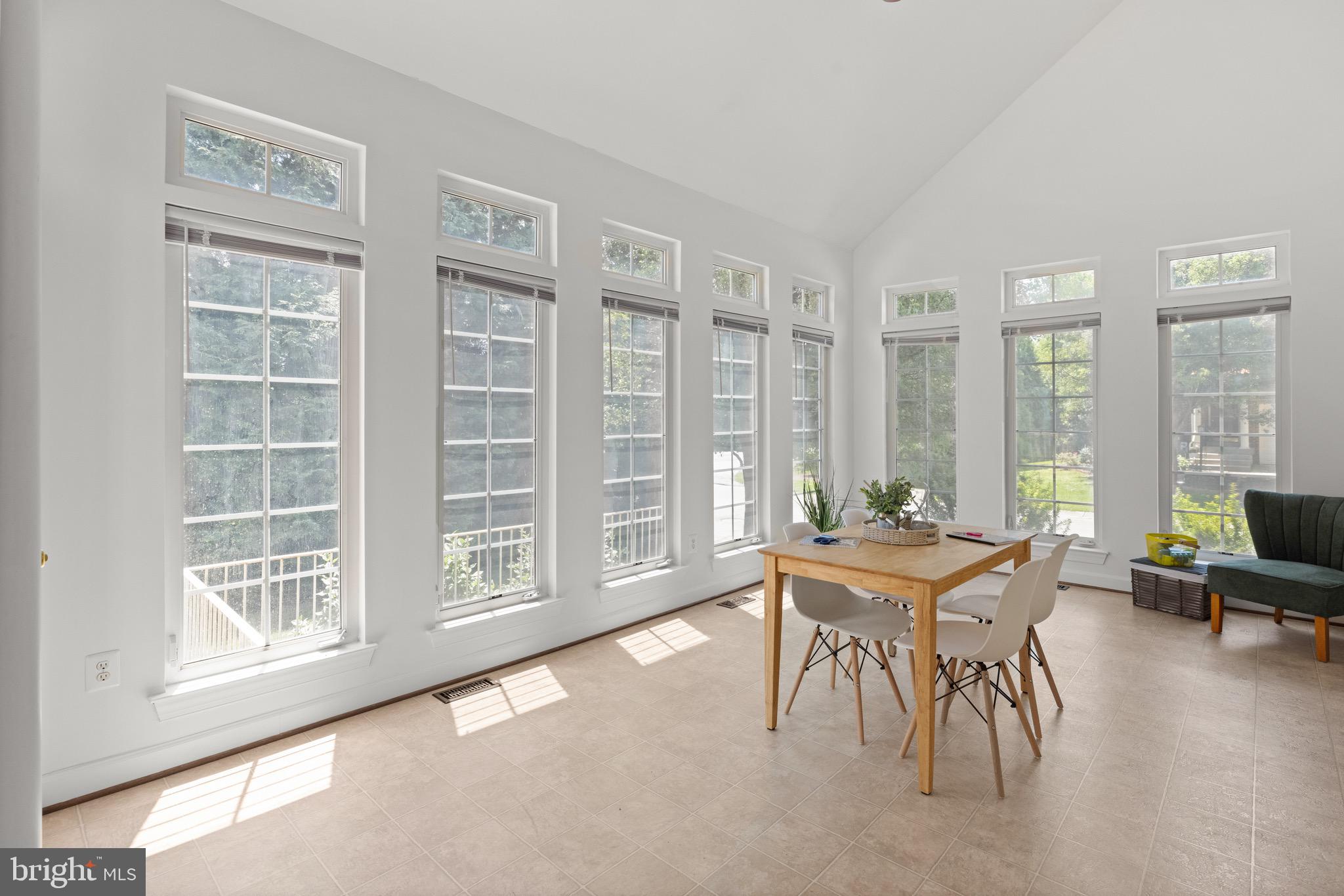 VILLAGE OF WASHINGTON TRAIL - Residential