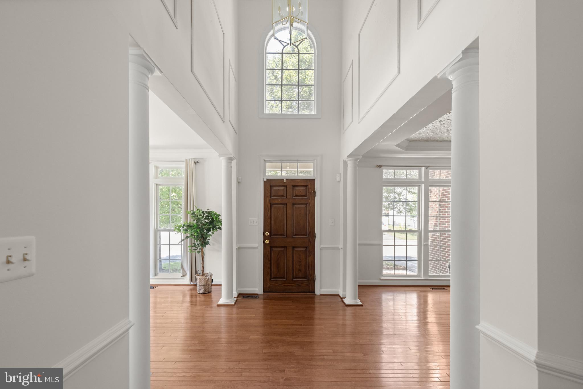 VILLAGE OF WASHINGTON TRAIL - Residential