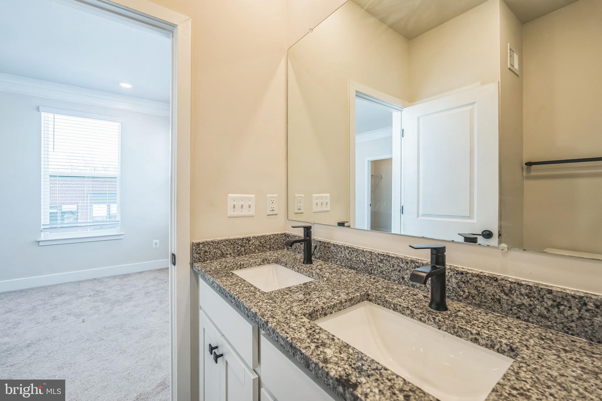 MEDFIELD - Residential