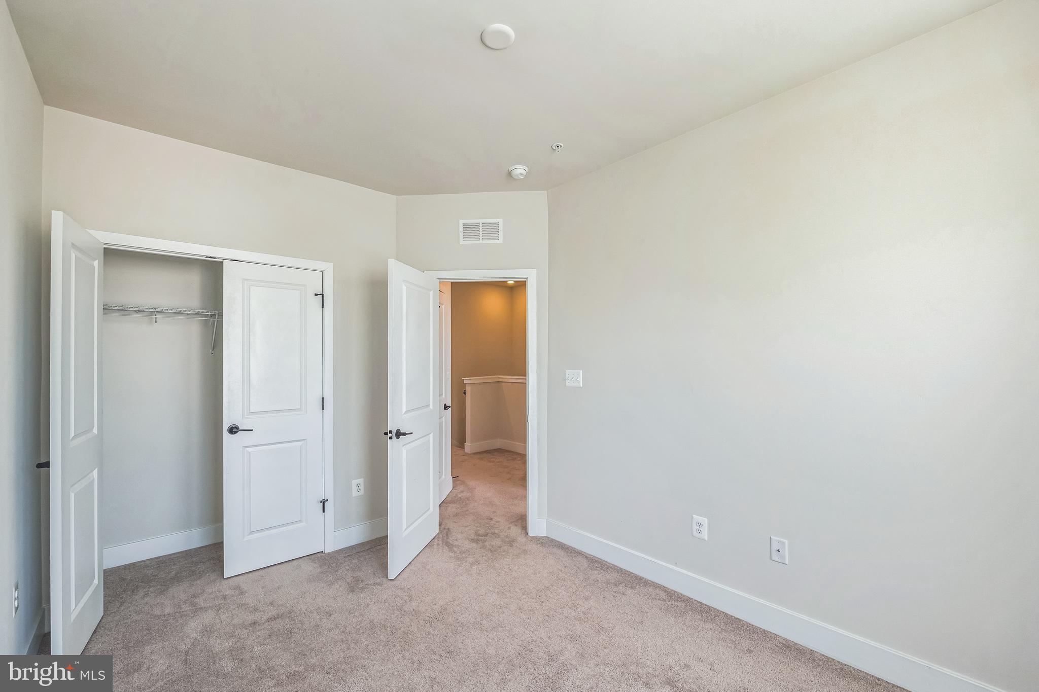 MEDFIELD - Residential
