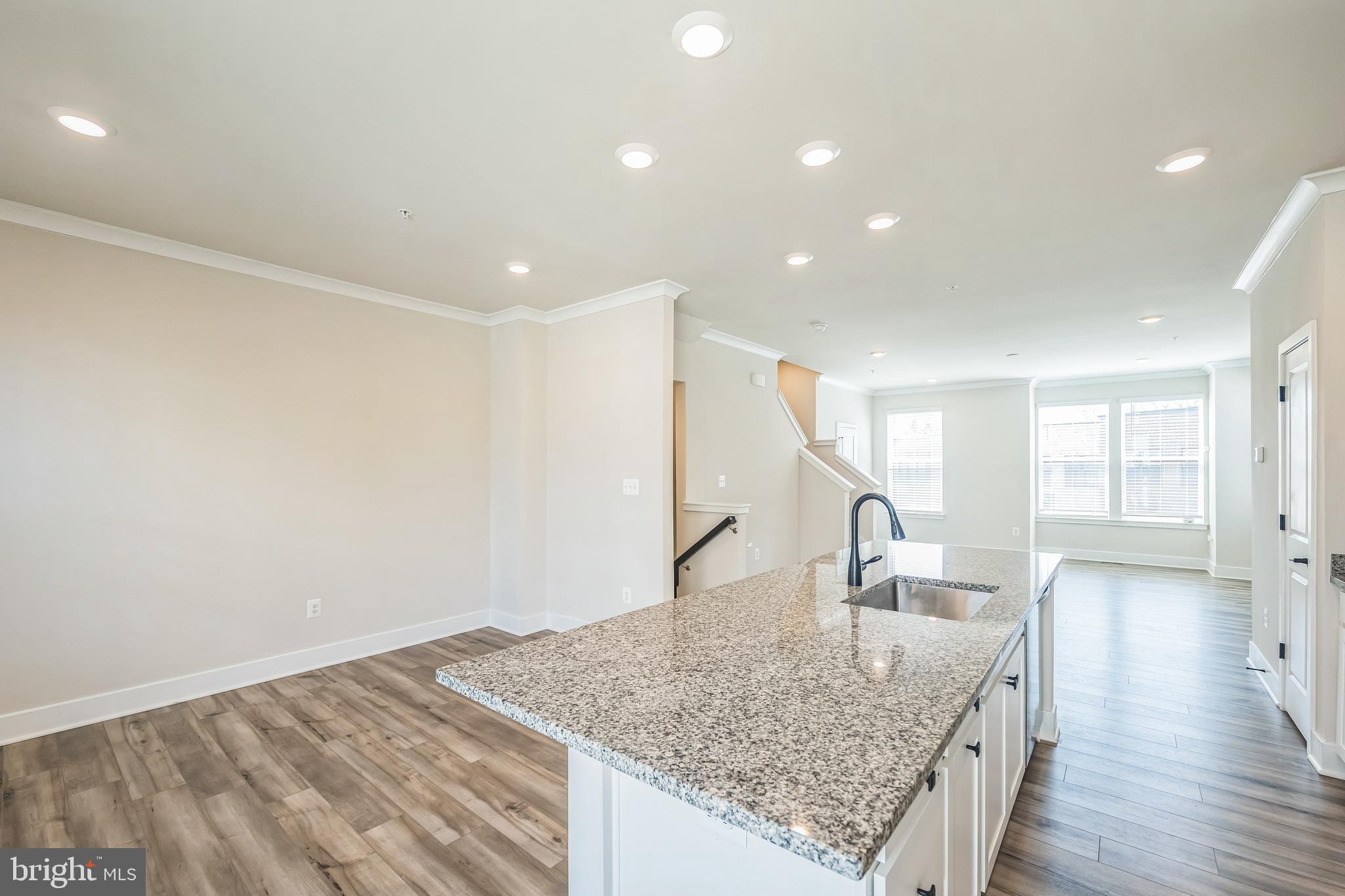 MEDFIELD - Residential