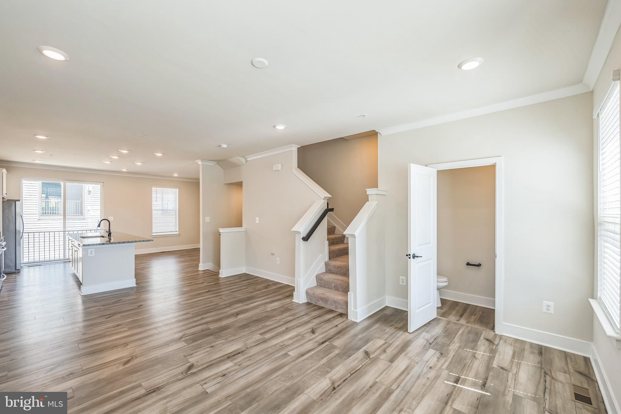 MEDFIELD - Residential